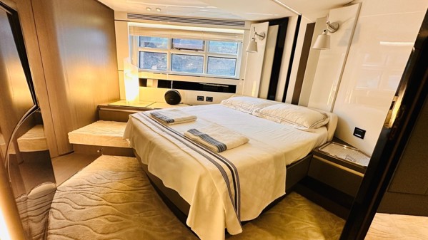 2019 AZIMUT S7