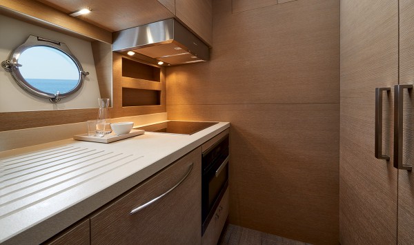 2019 MONTE CARLO YACHT 80