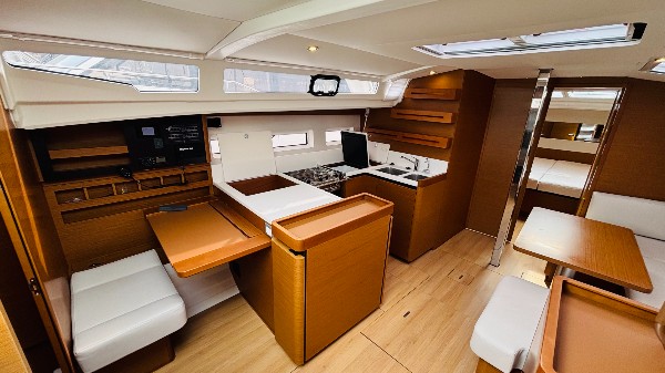 2023 JEANNEAU SUN ODYSSEY 440