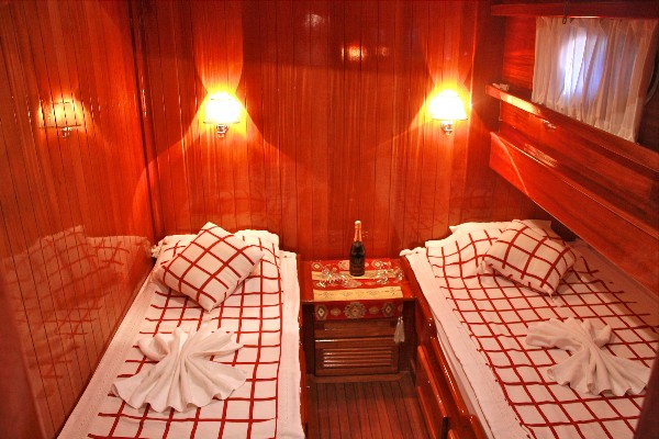 2002 LUXURY GULET 24 M