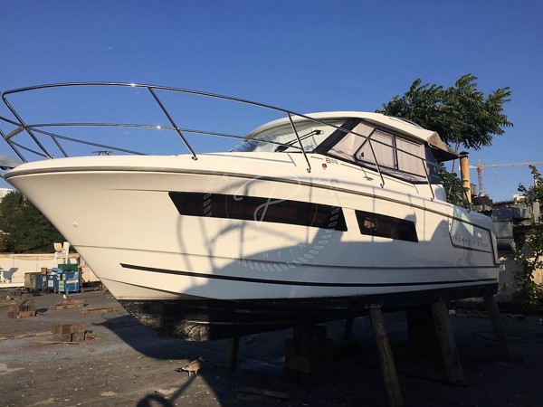 2013 JEANNEAU MERRY FISHER 855