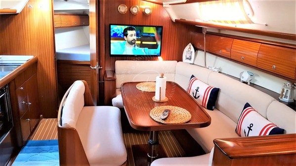 2005 BAVARIA 38 CRUISER