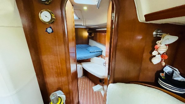 2005 DUFOUR 44