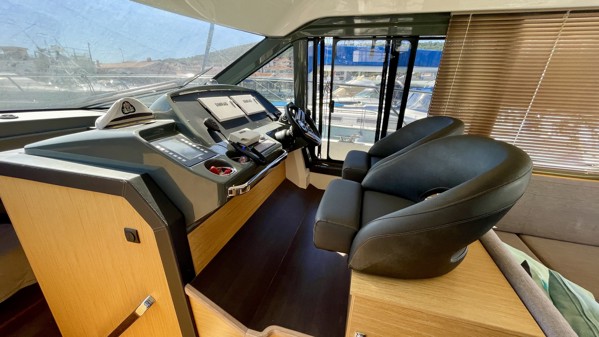 2018 BAVARIA R40