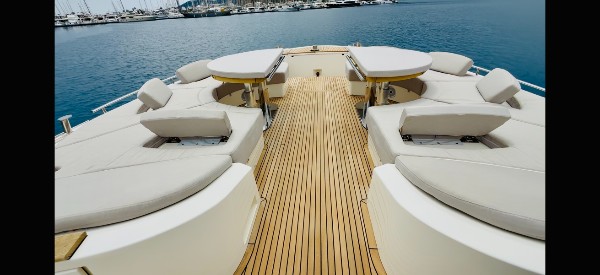 2020 MONTE CARLO YACHTS MCY 80