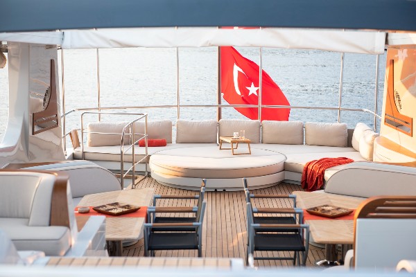 2009/2022 MOTOR YACHT 35M 