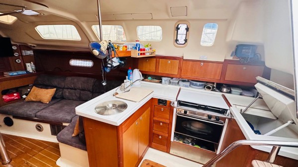1998 HUNTER 310