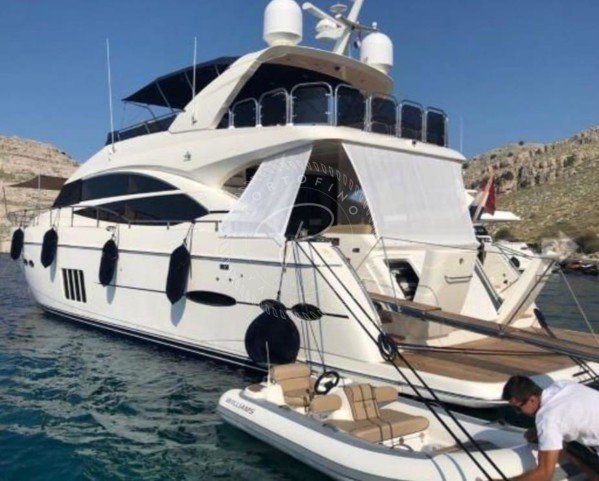 2012 PRINCESS 72 FLY