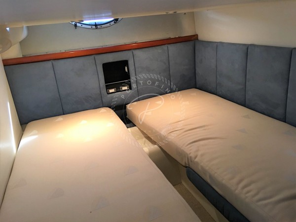 2004 FAIRLINE TARGA 34