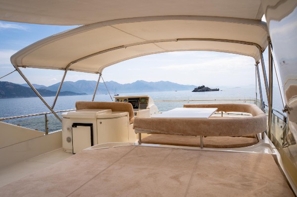 1999/2010 FERRETTI YACHTS 72