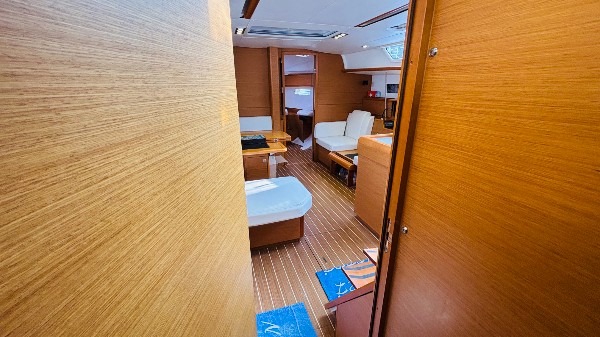 2013 JEANNEAU SUN ODYSSEY 469