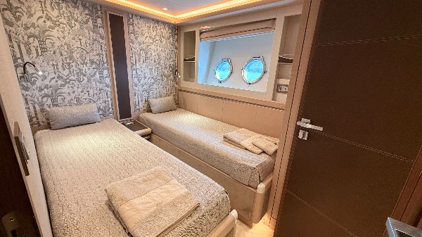 2020 MONTE CARLO YACHTS MCY 80