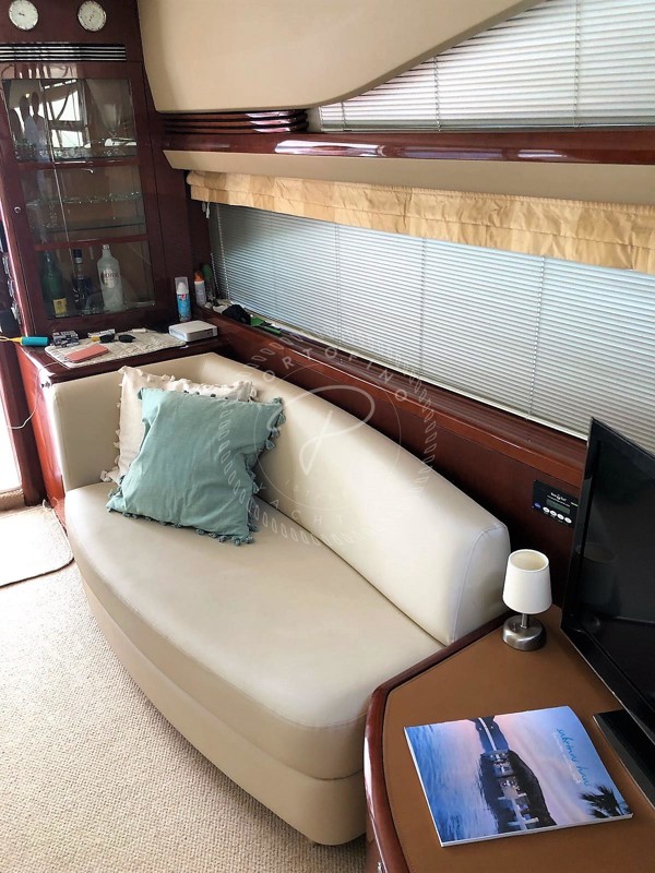 2005 PRINCESS 67