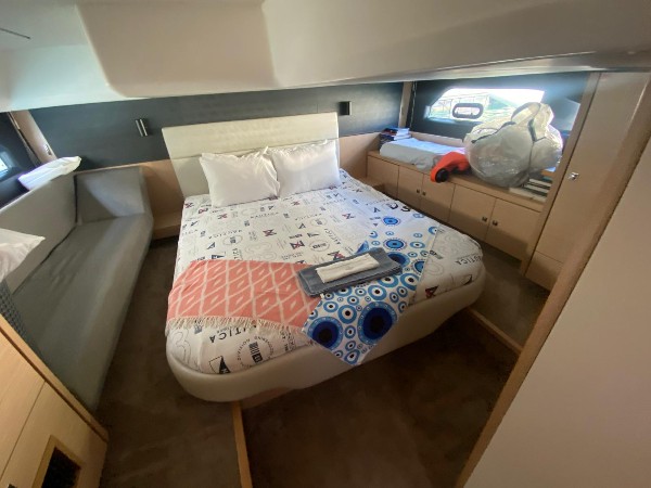 2025 BAVARIA R40 COUPE