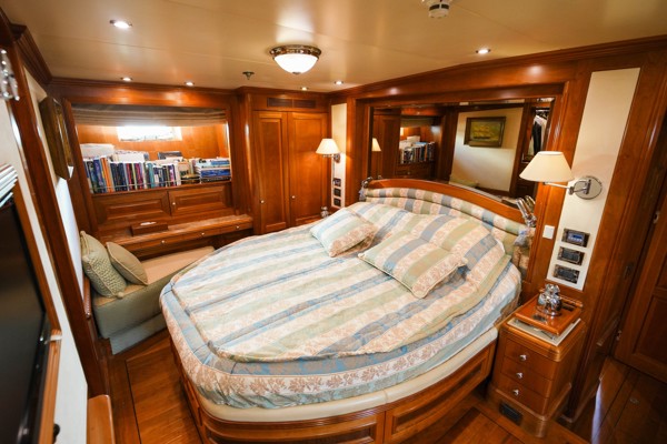 2001/2022 ROYAL DENSHIP 110 SLOOP 