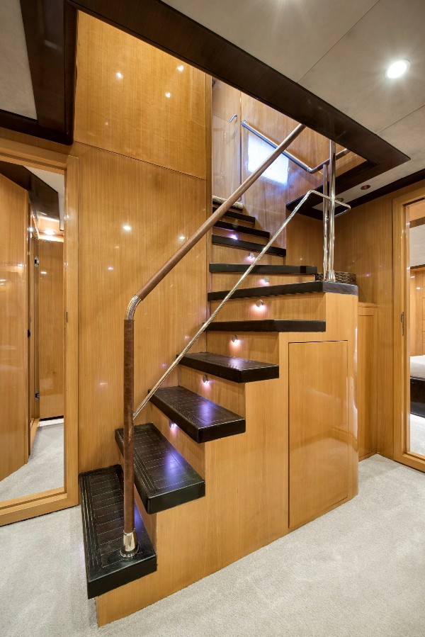 2009/2022 MOTOR YACHT 35M 