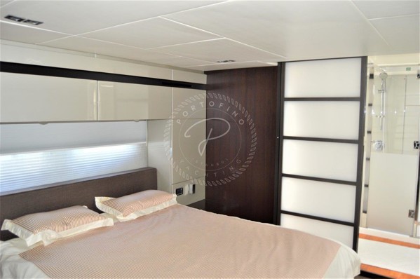 2012 FAIRLINE TARGA 58