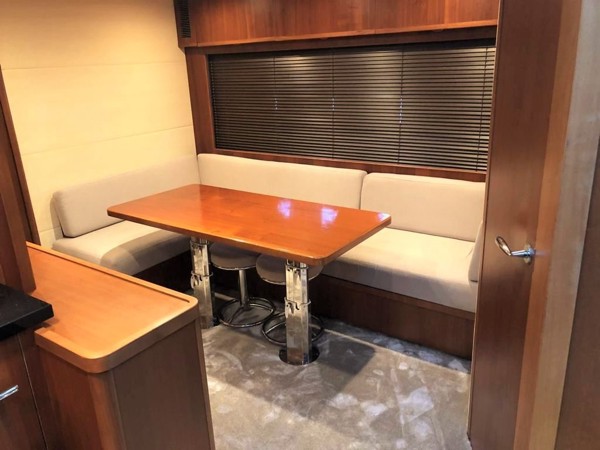 2011 PRINCESS V62