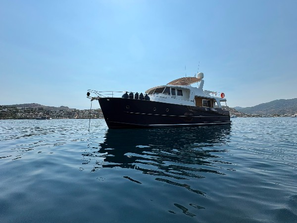 2011 BENETEAU SWIFT TRAWLER 52