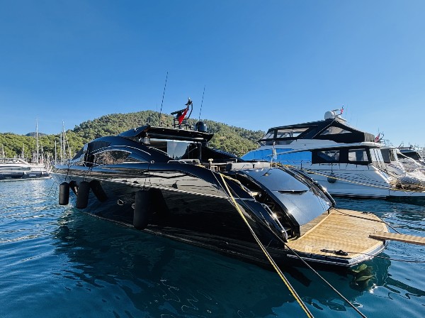 2004 SUNSEEKER PREDATOR 82