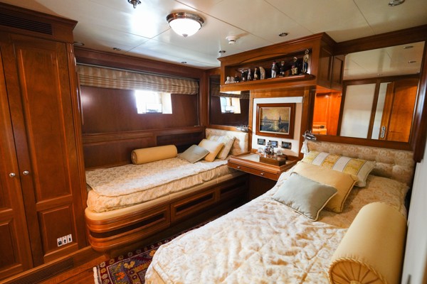 2001/2022 ROYAL DENSHIP 110 SLOOP 