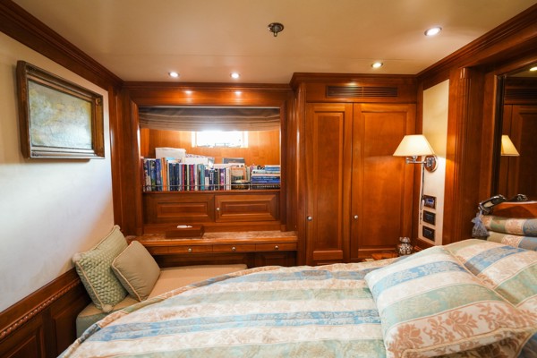 2001/2022 ROYAL DENSHIP 110 SLOOP 