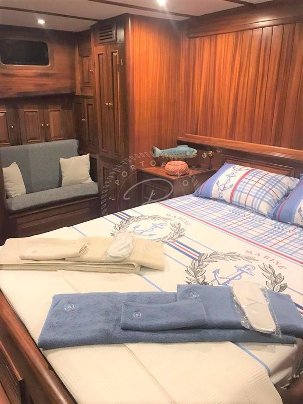 1994 CUSTOM KETCH 24M
