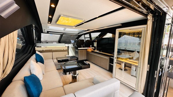 2019 AZIMUT S7