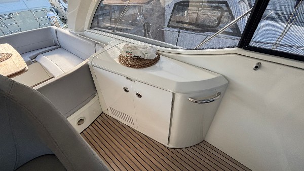 2011 BENETEAU GT 38
