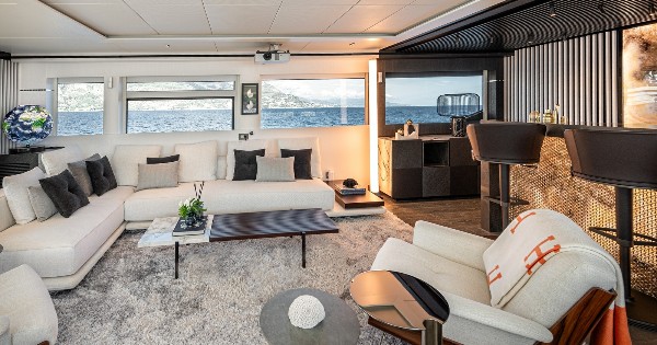 2024 MOTOR YACHT 37 M