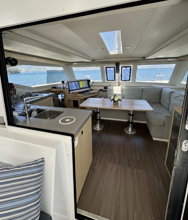 2019 FOUNTAINE PAJOT LUCIA 11.73 M 