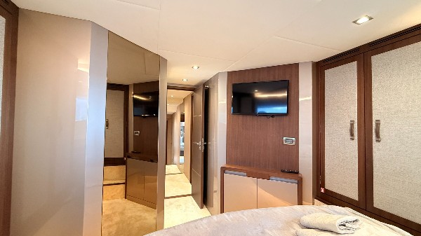 2020 MONTE CARLO YACHTS MCY 80