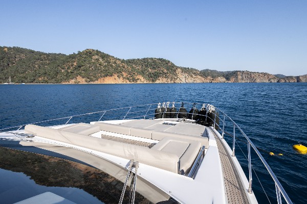 2020 AZIMUT 66 FLY
