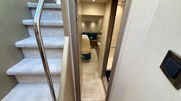 2018 SUNSEEKER MANHATTAN 52