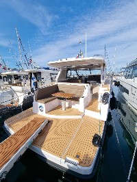 AQUADOR BOATS 400 HT - Küçük Resim