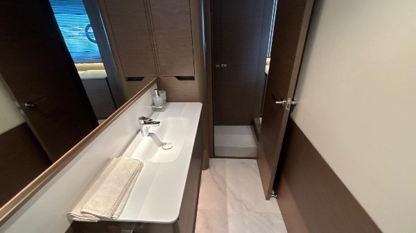 2023 PRINCESS F65