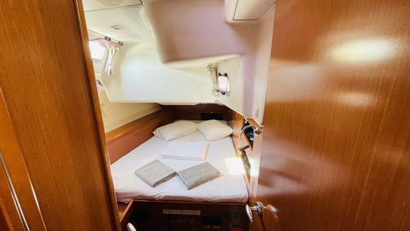 2011 BENETEAU OCEANIS 50