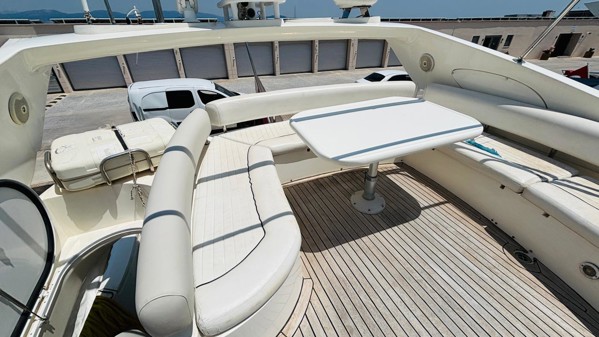 2000 SUNSEEKER MANHATTAN 64