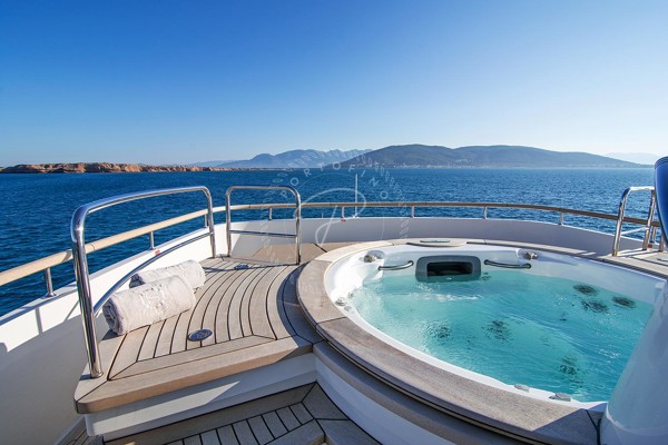 2012 SANLORENZO 38M