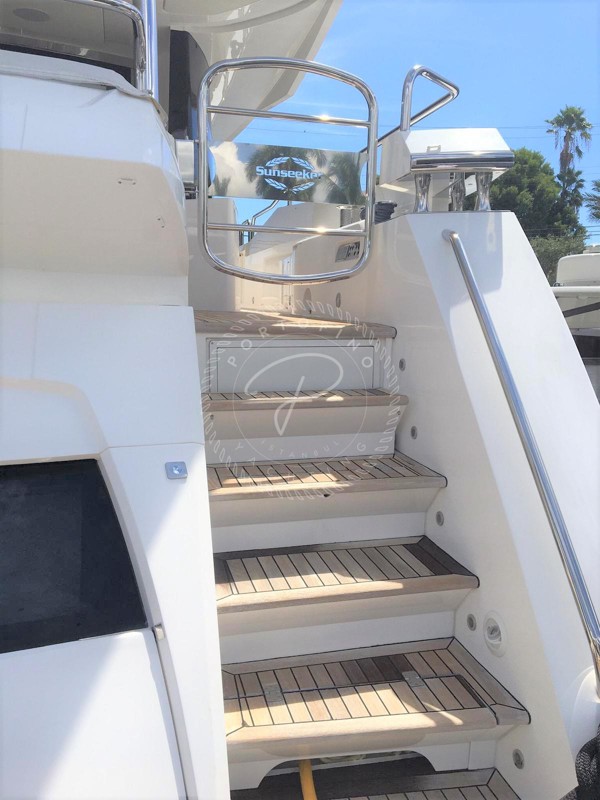 2016 SUNSEEKER 86 YACHT