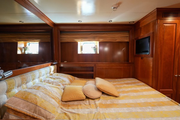 2001/2022 ROYAL DENSHIP 110 SLOOP 