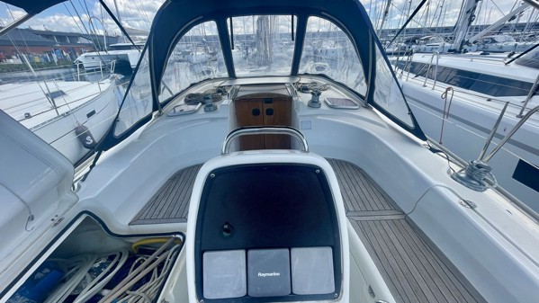 2008 BAVARIA 38 CRUISER