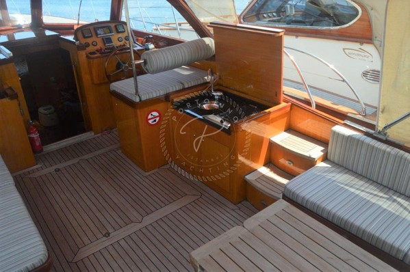 2011 CLASSIC CRUISER 37
