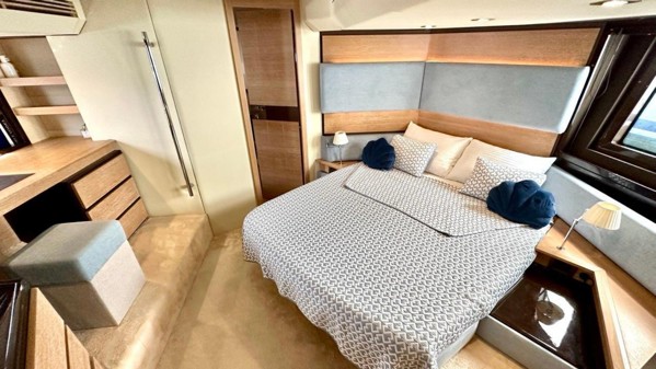 2009 AZIMUT 58