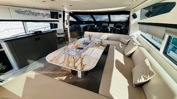 2004 SUNSEEKER PREDATOR 82