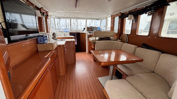 2009 BENETEAU SWIFT TRAWLER 42