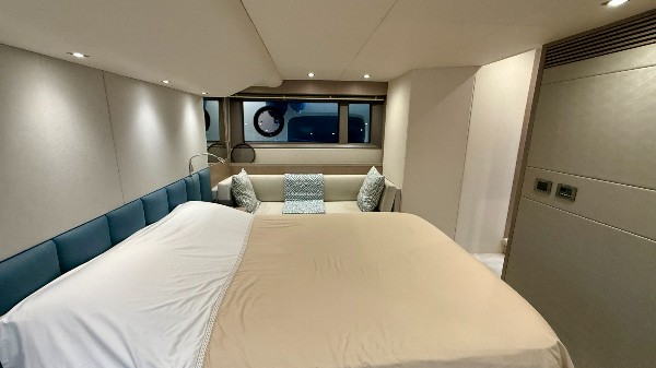 2018 SUNSEEKER MANHATTAN 52