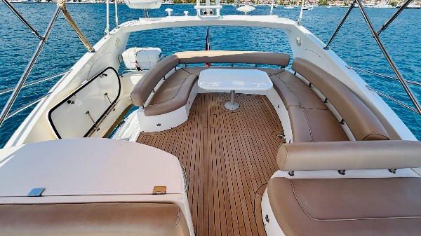 2001 SUNSEEKER MANHATTAN 64