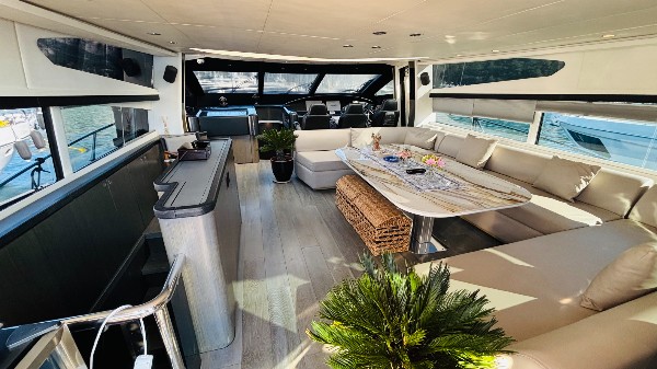 2004 SUNSEEKER PREDATOR 82