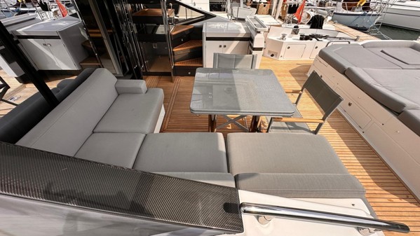 2019 AZIMUT S7